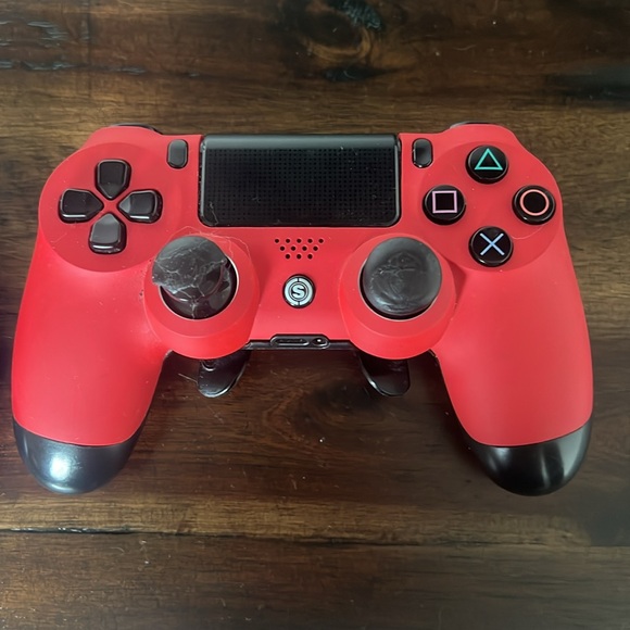 Scuffed PlayStation 4 controller - Picture 3 of 5